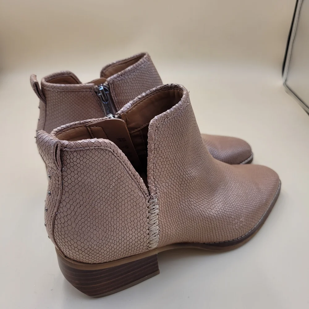 Sarto By Franco Sarto Asti Bootie In Taupe Snake Print Leather  Size 6M‎ Studded